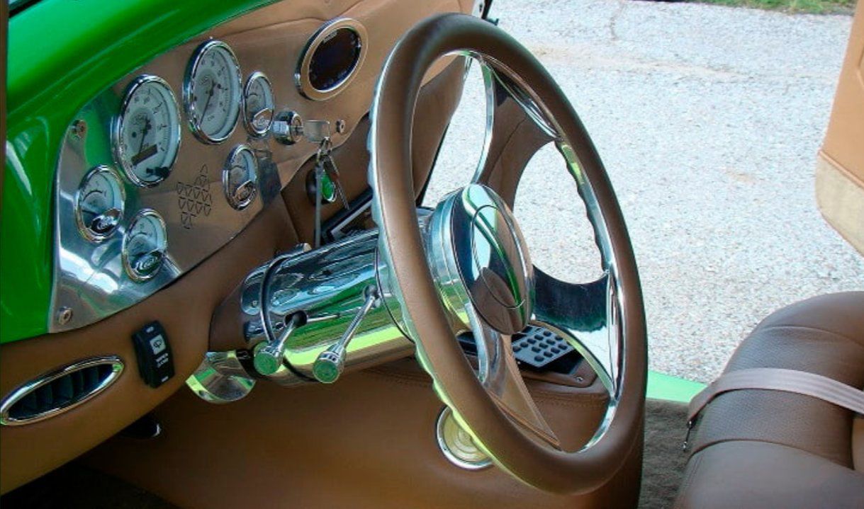20181206_liv_classiccarDash